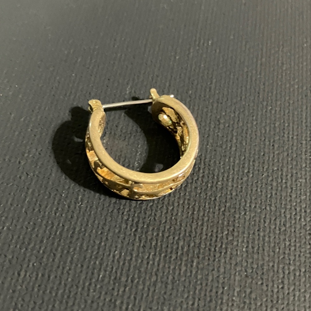 Retired “Tea Light” Lia Sophia Matte Gold Filigree Earring